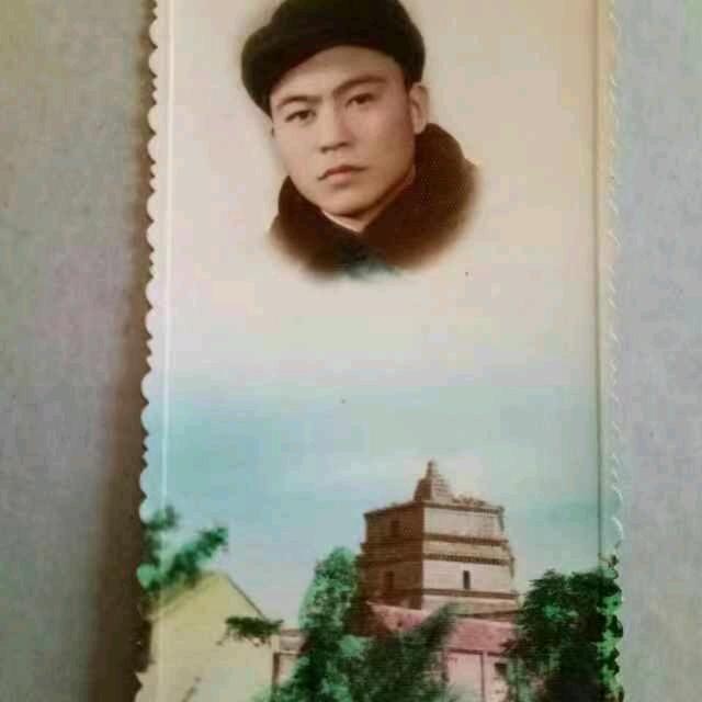 77岁陈都龙跳曳步舞