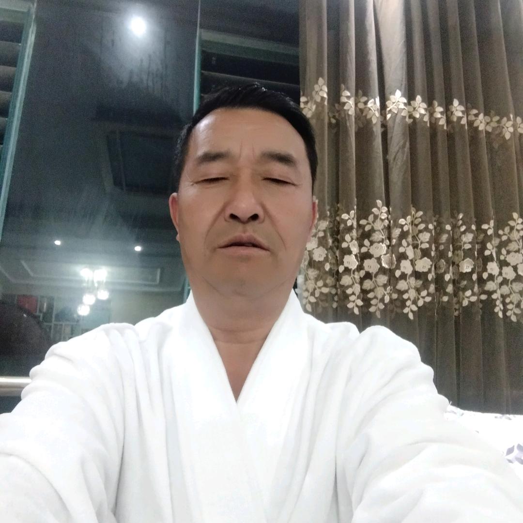 受伤的男人。