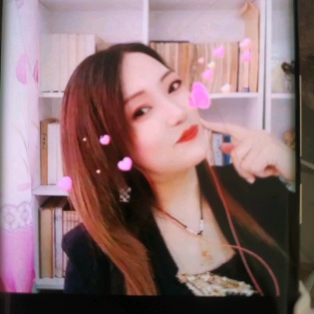 小虾米✨嫣然一笑⑦ （开播号在主页）
