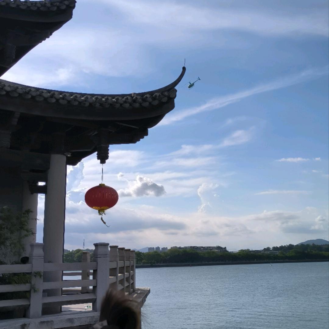 想笑就笑
