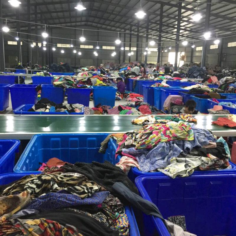 中原旧衣分拣厂