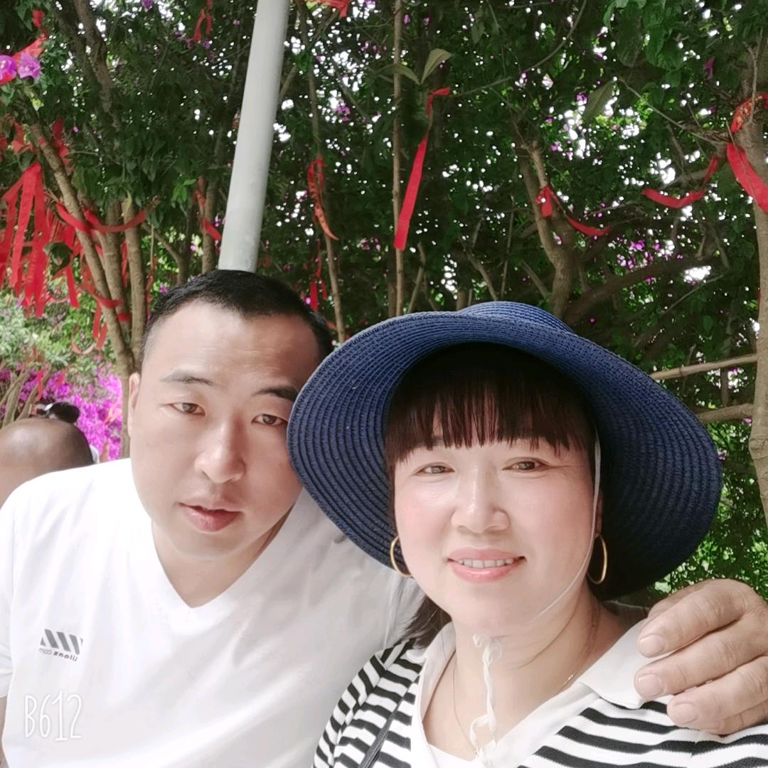 喜欢养花的小七妹
