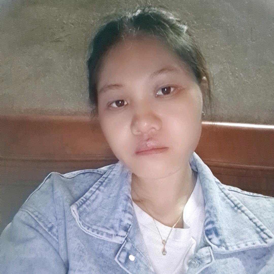 小何姐