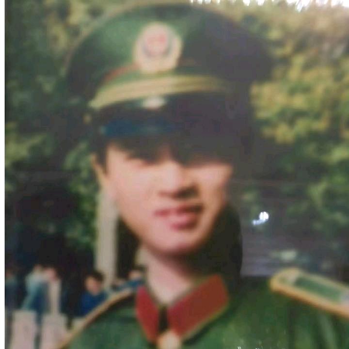 三哥潇洒