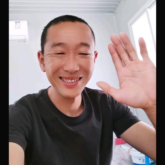 施明明