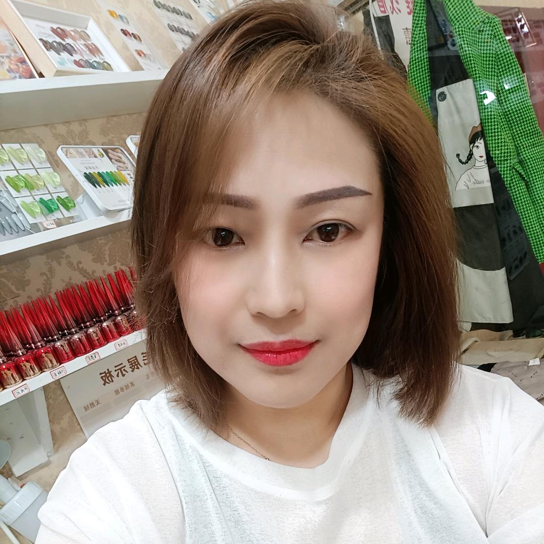 秀秀美发，美甲，美睫