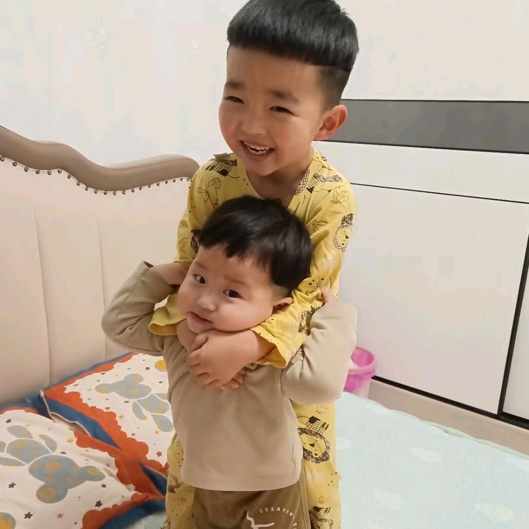 艺勋的哥哥小泽