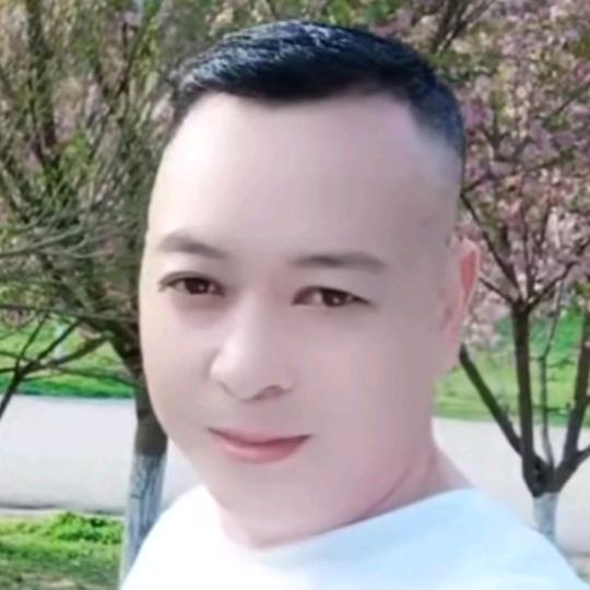 贵阳杰哥（下午15：46分开播）