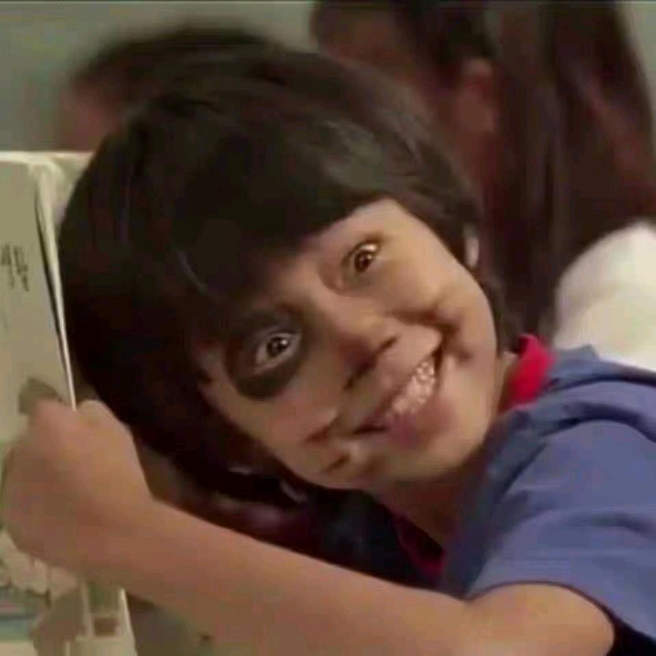 咸蛋超人小队长