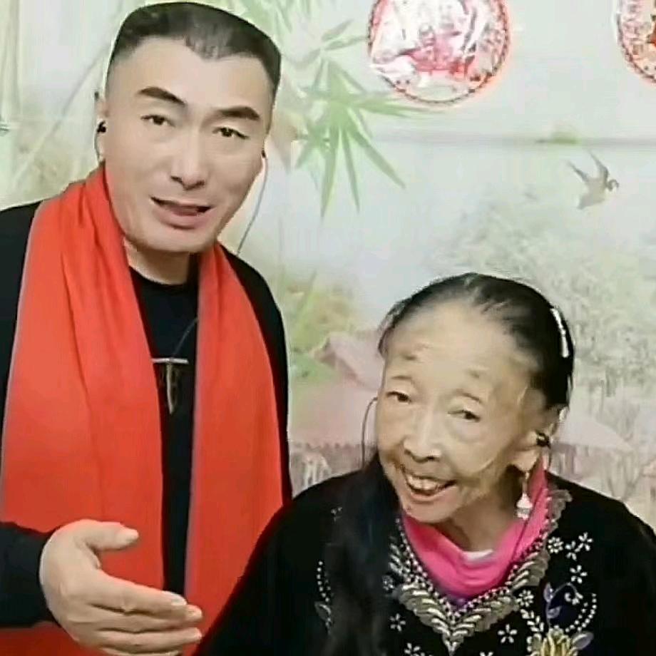 玉成玉琴爱唱歌