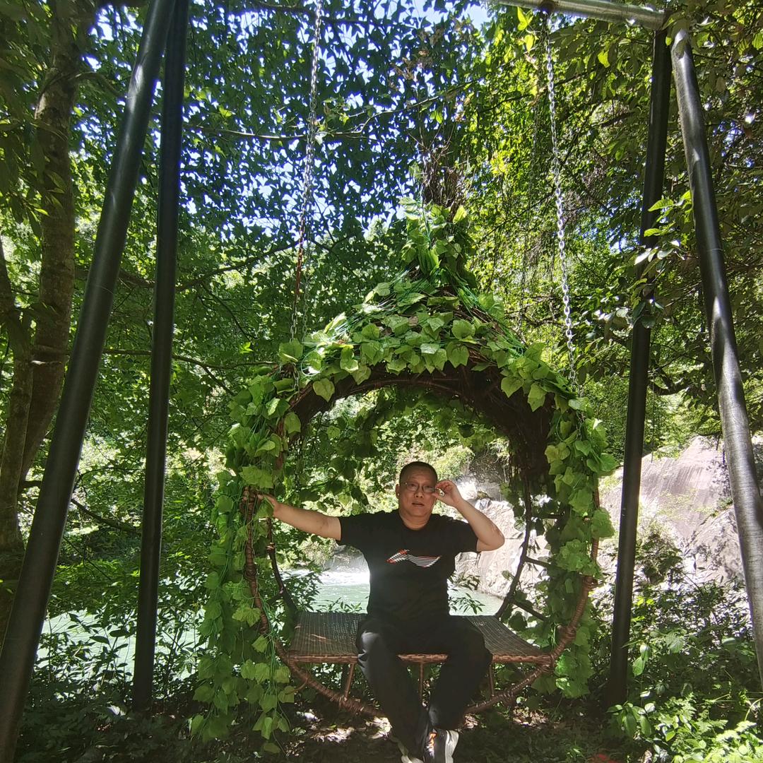 1. 金稳立刚途～刚笃载金程