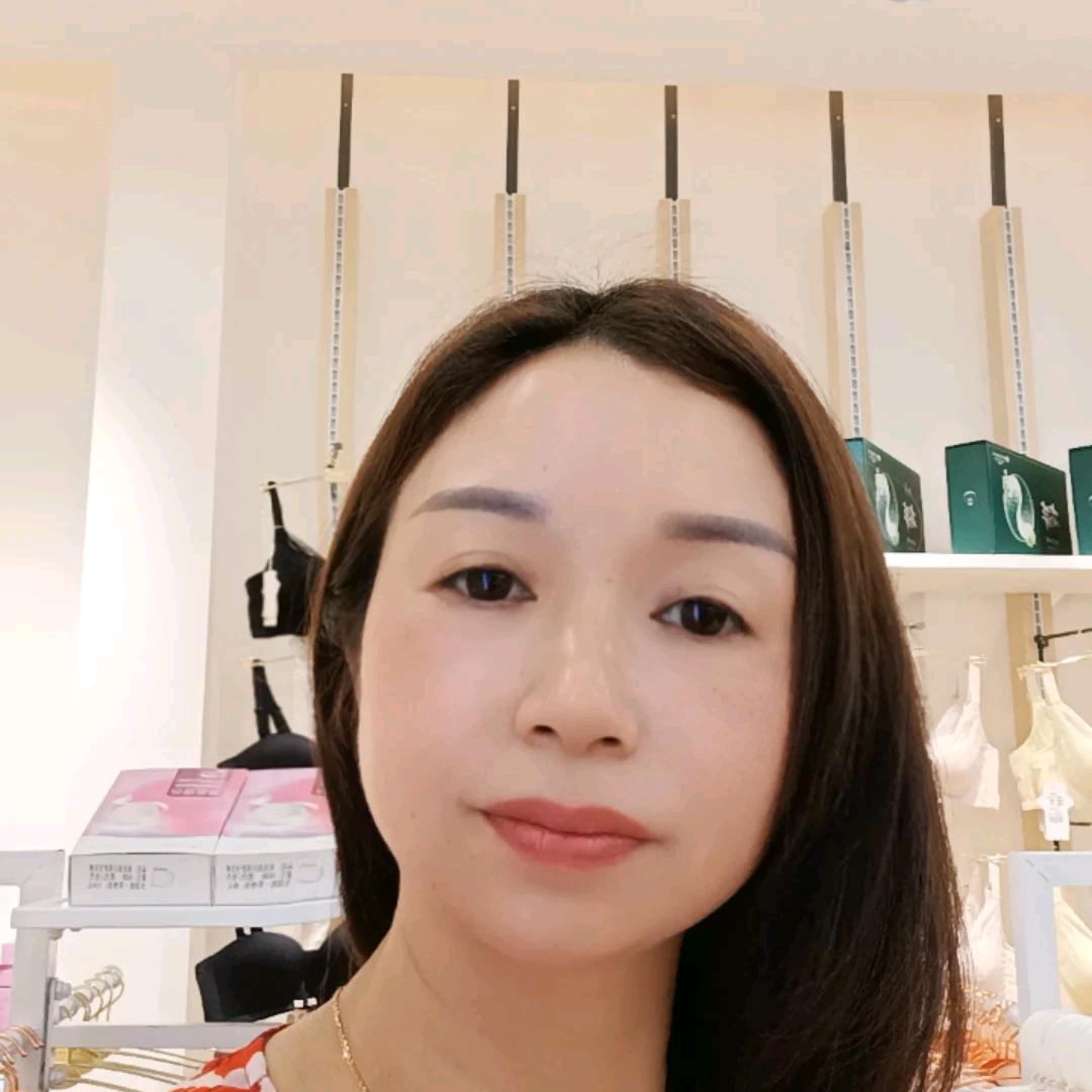 康柏莉儿内衣七妹