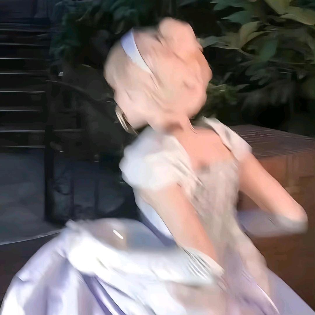 Y.ᅟ