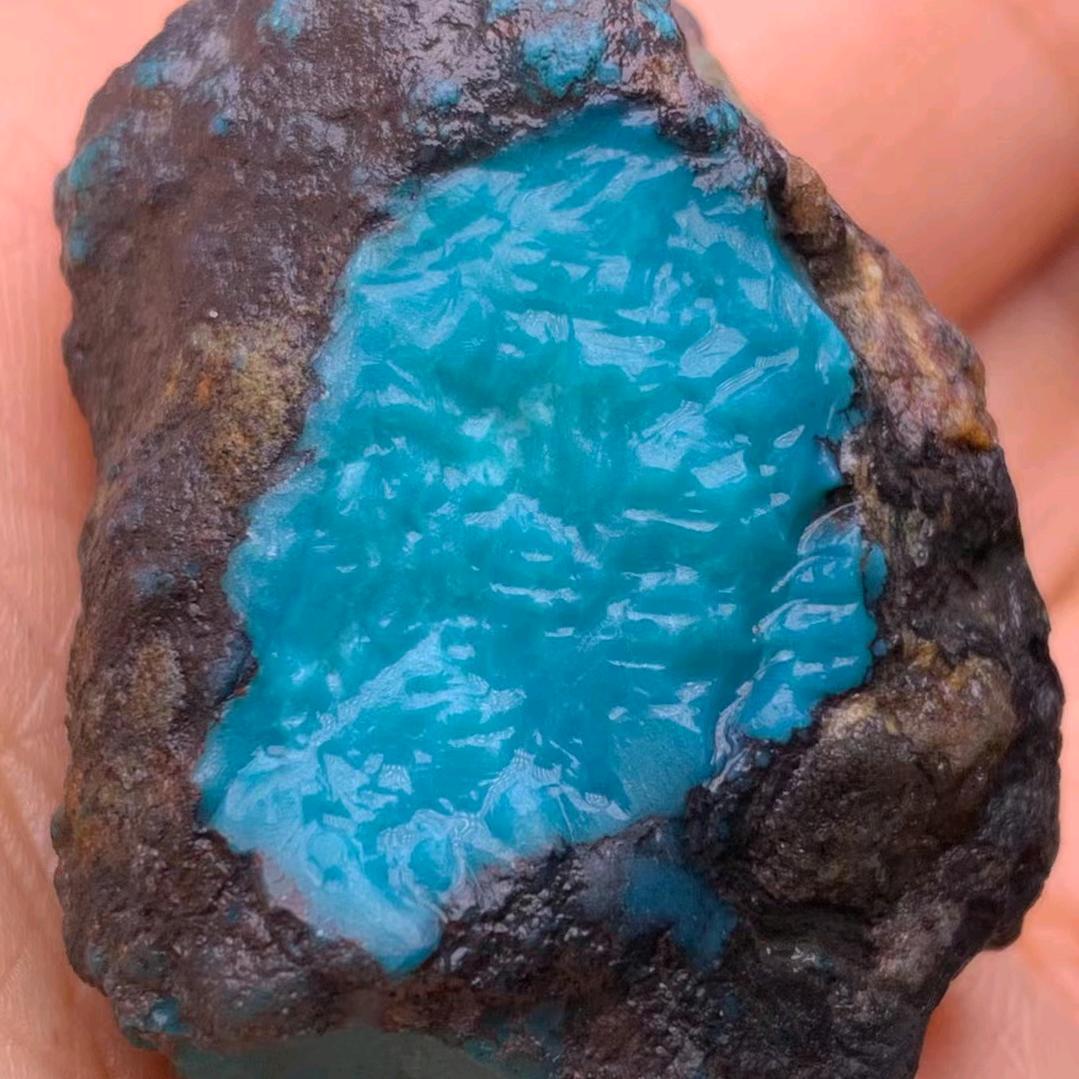 磐石问道  常年收购绿松石毛料