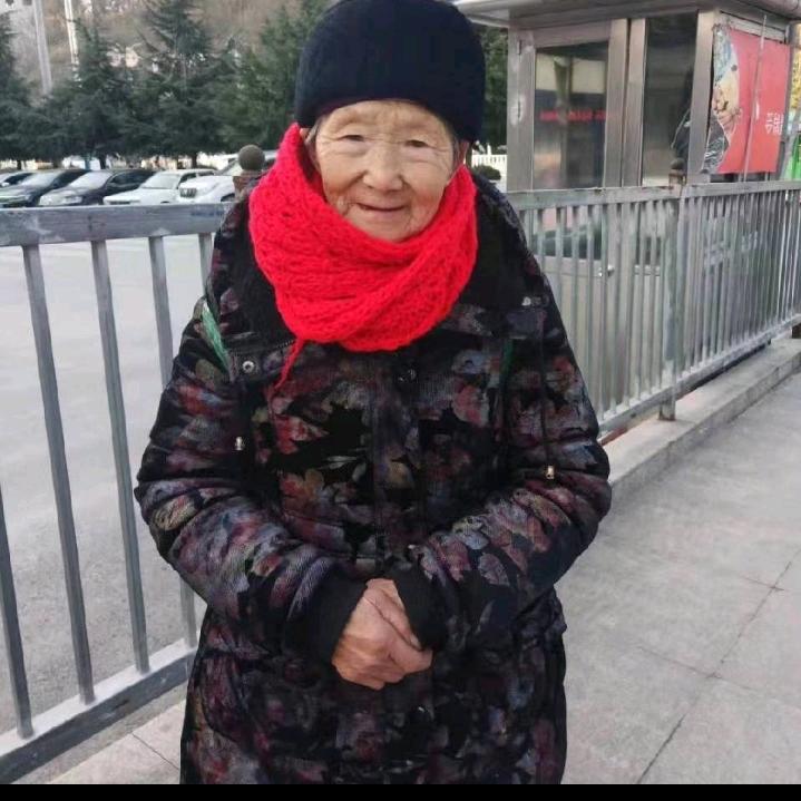 90岁老太太