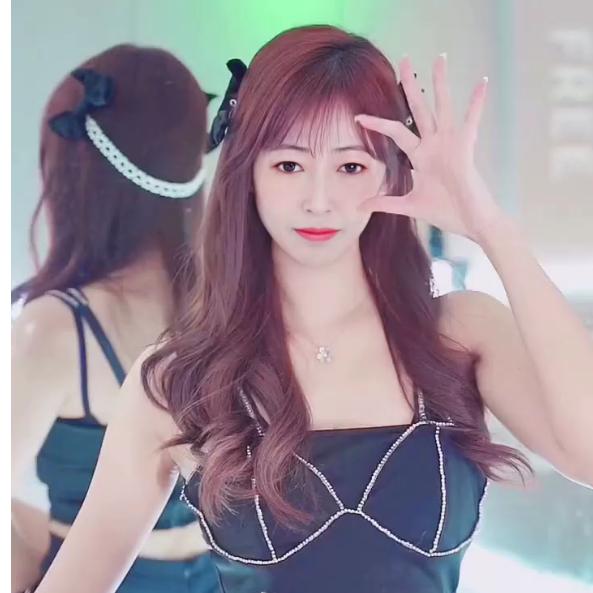 周韵依馨