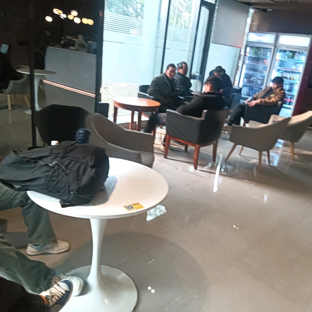 看不清这个世界。