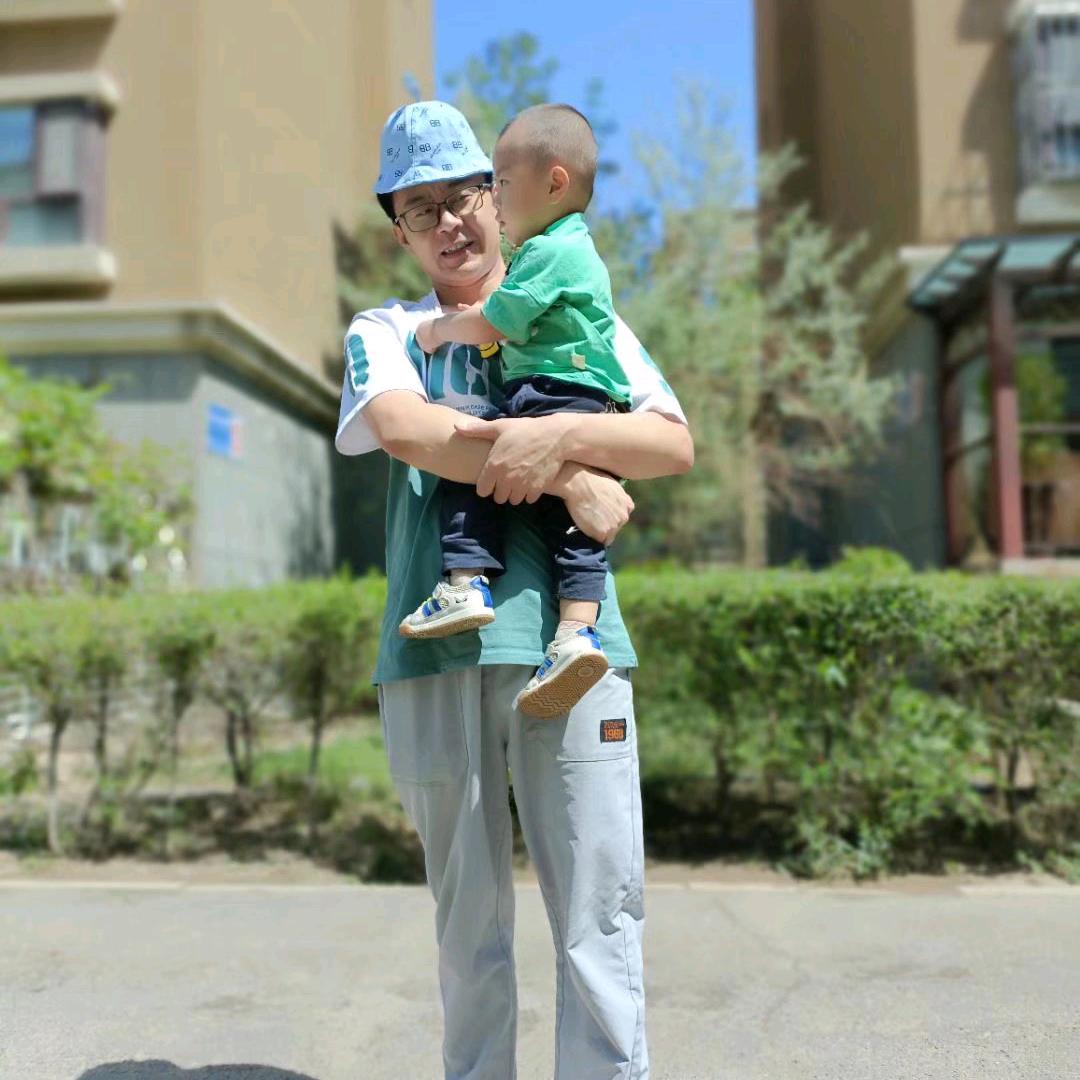 昌吉教写字的戚老师