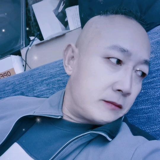 等待缘分（无缘一个人过）单身大叔