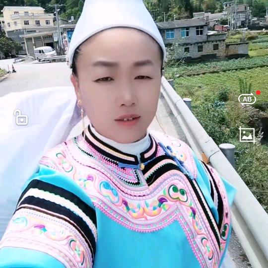 栩眸