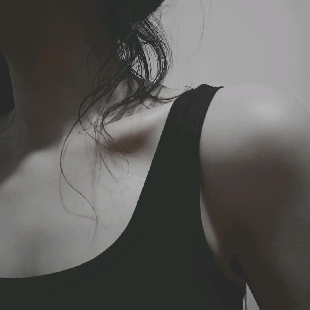 亻可💋慧╭(╯拒绝聊天