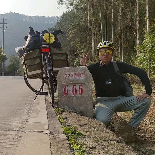 包租公吴仁耀爱兜风