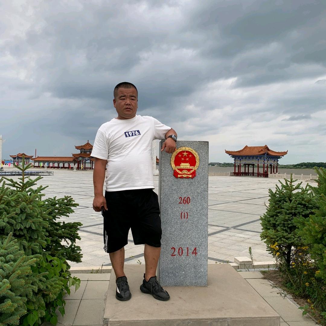 跪下叫华哥