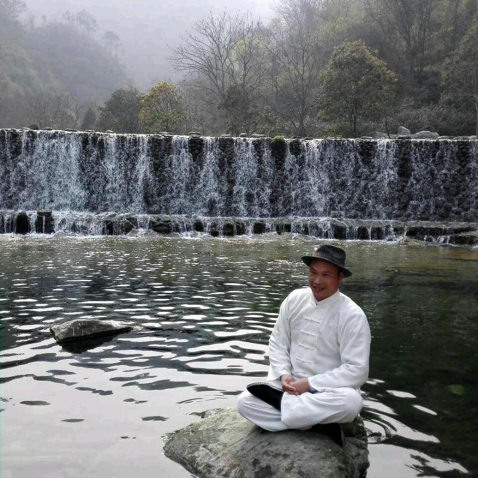 李华