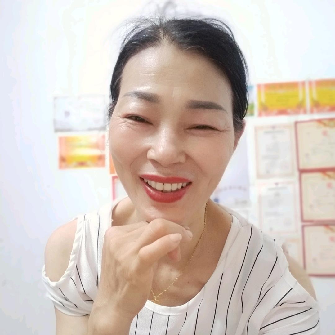 秀秀爱跳舞