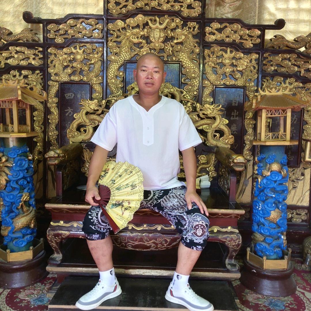 快乐单身。安贵