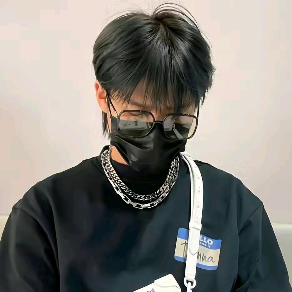 疯狂小杨弟（三只羊小卖部）