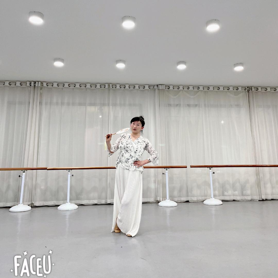 爱唱歌跳舞的老裁缝