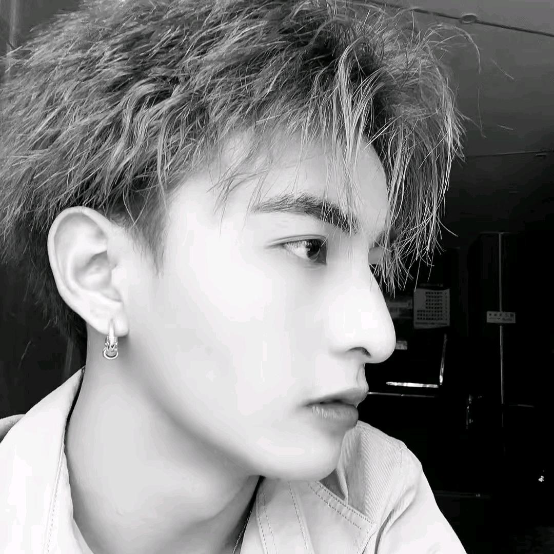 余生只爱你一个人。