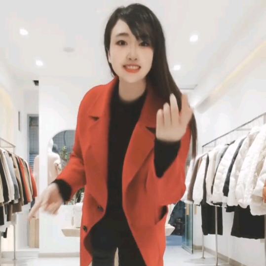 笨笨的女人