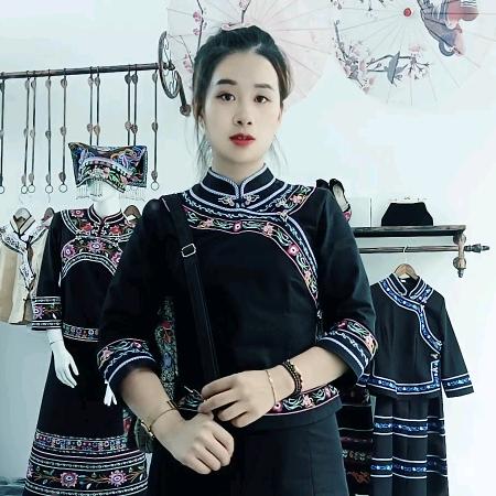 丹丹民族服穿搭