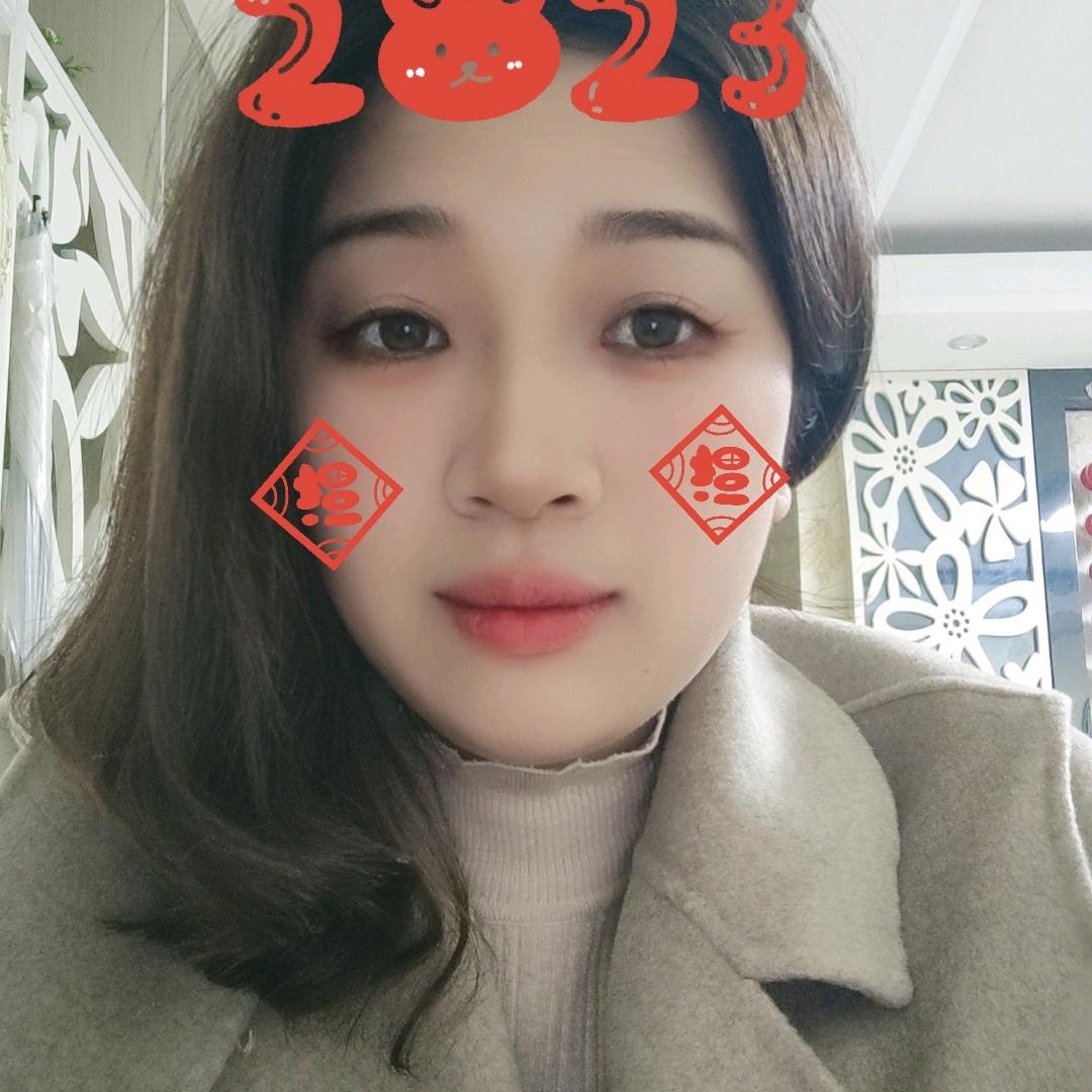 倚窗听雨