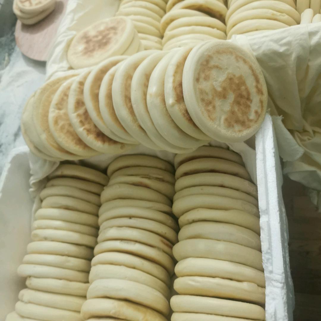 锅盔    千层饼   发面饼  杠子馍