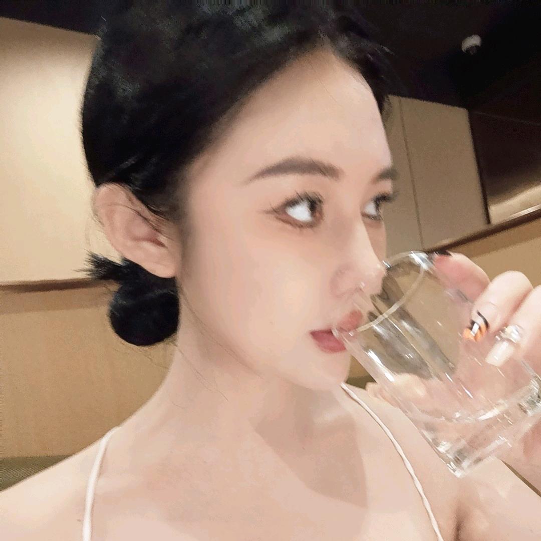爱喝酒的小仙女