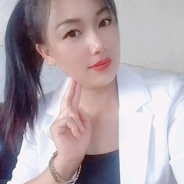 小婷。