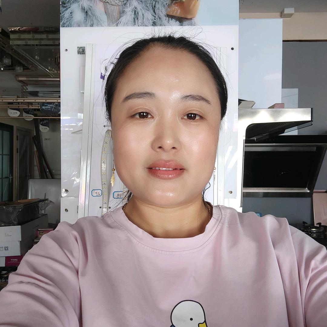 小娟（首播晚上9点10分）百货店