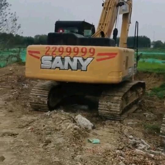 伟峰祝成，大小挖掘机，各种吊车，租赁业务