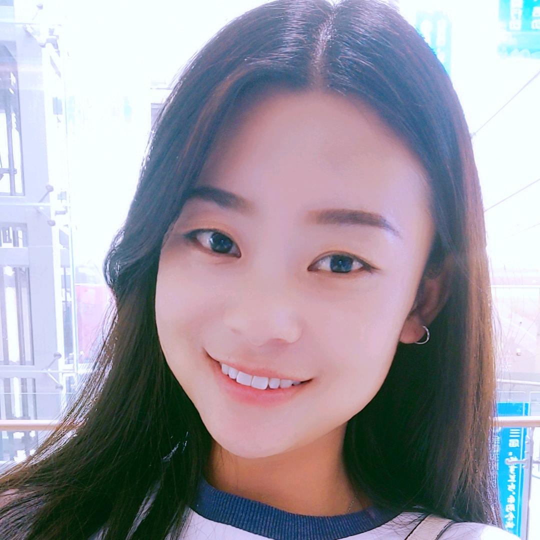 英呀