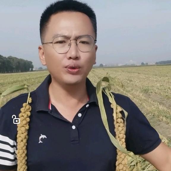 90后小蔡支书