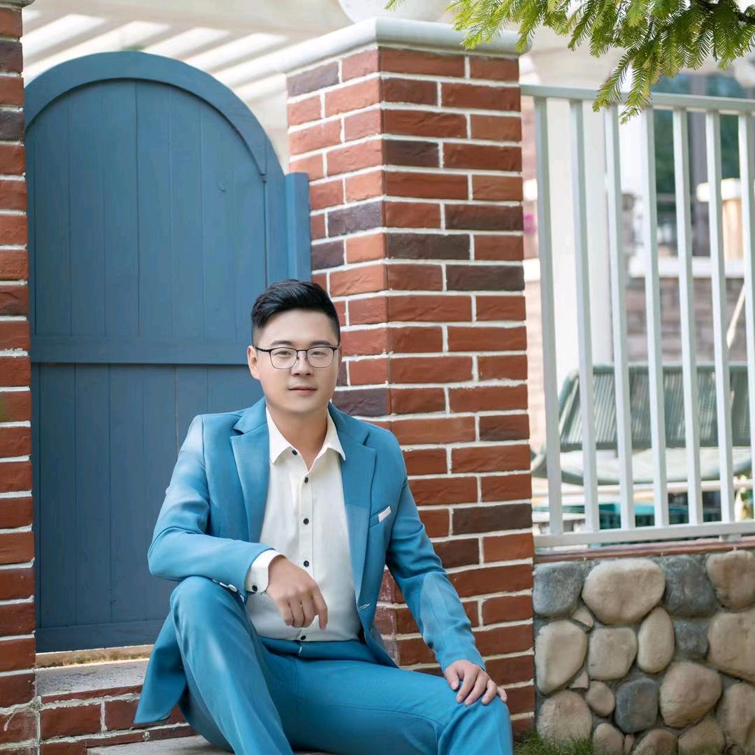 爱吃鱼头的小鲤鱼