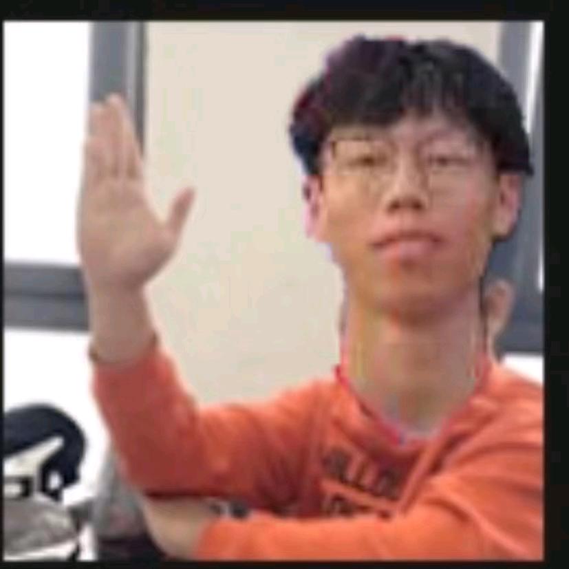 高佬大魔王👿（刚满十八碎）