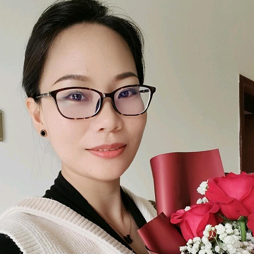 在赤土开眼镜店的小周