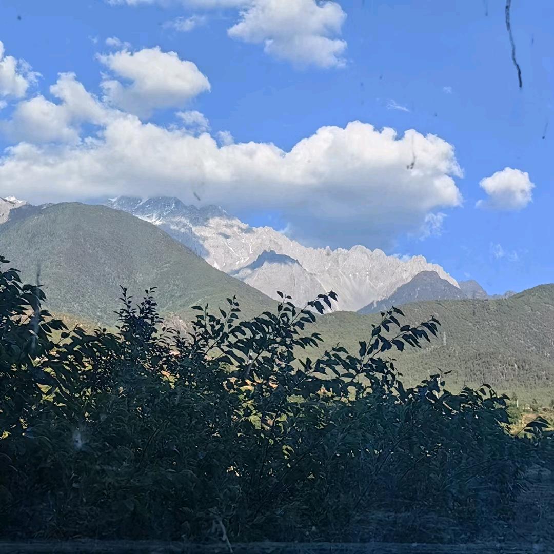 山  月