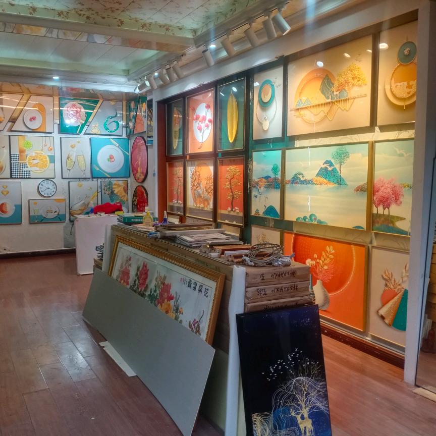 宜昌艺格建材，玻璃镜子相框墙板，室内装修