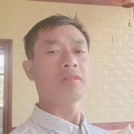《郭华友》男人💪面对，👪微笑、😱?