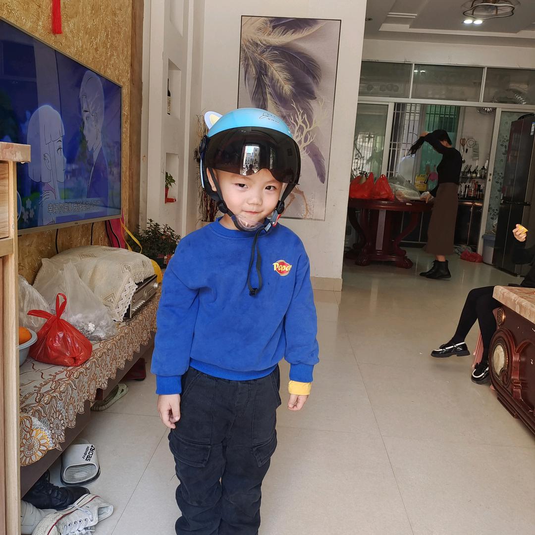 爱哭鬼小霖